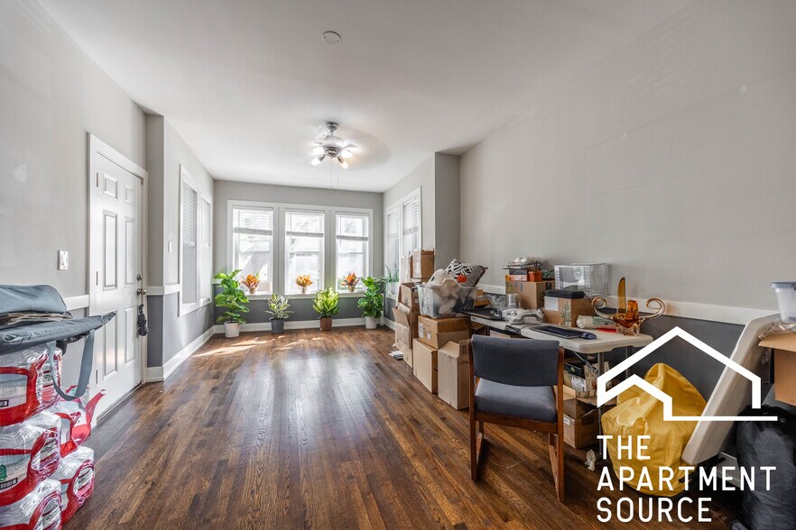 Building Photo - 3022 N Avers Ave