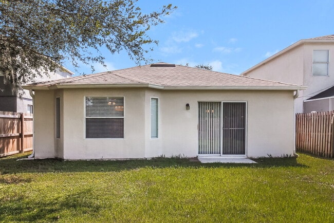 Building Photo - 18032 Birdwater Dr