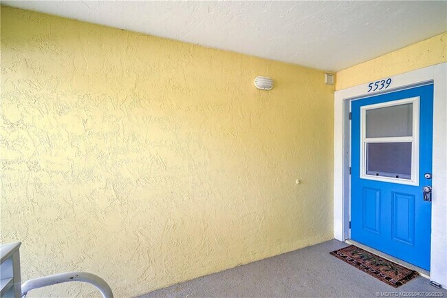 Building Photo - 5539 NE Gulfstream Way