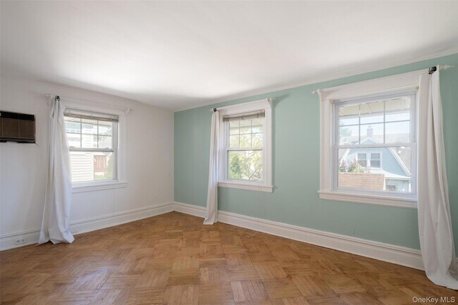 Building Photo - 454 First Avenue Unit