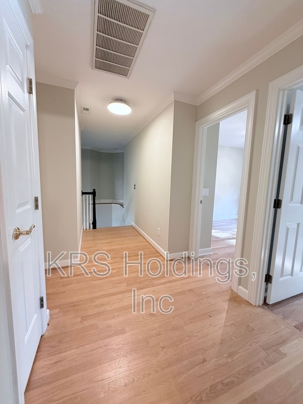 Building Photo - 213 Glen Abbey Dr