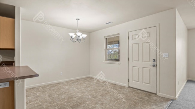 Building Photo - Two Bedroom Apartment in Rifle