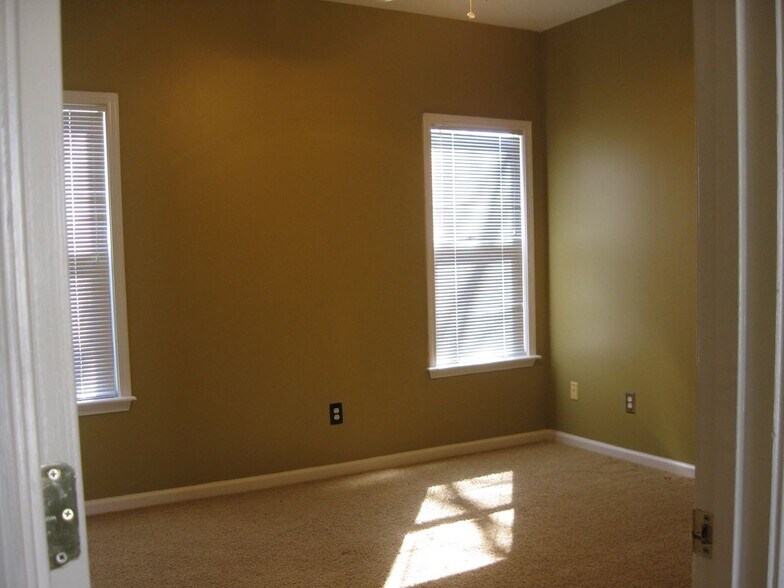Building Photo - 5465 Derby Chase Ct