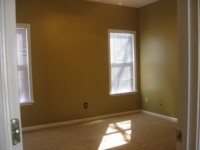 Building Photo - 5465 Derby Chase Ct