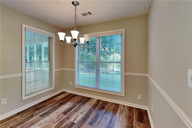Building Photo - 3564 Saddlebrook Dr