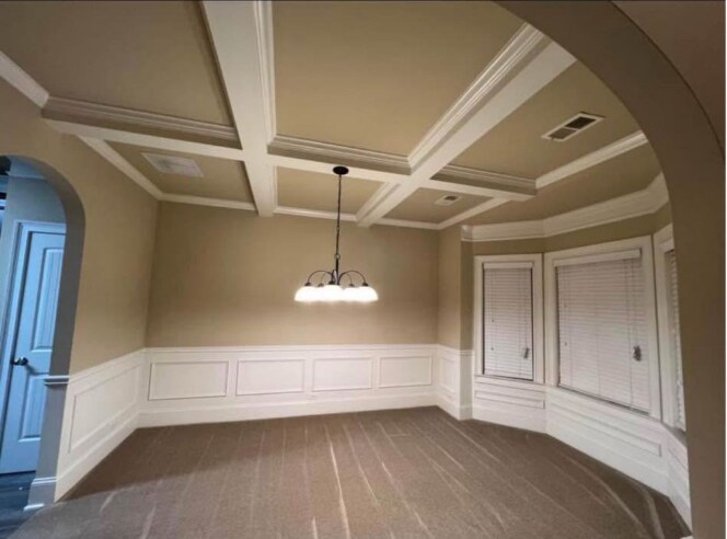 Building Photo - 656 Warwick Dr