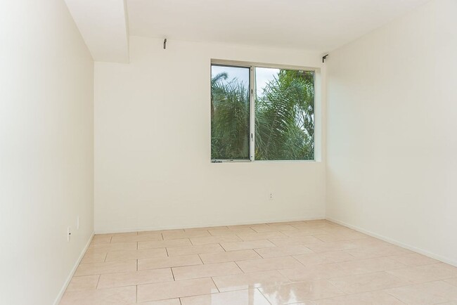 Building Photo - Beautiful 2/2 condo across from Balboa Park!