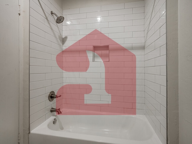 Building Photo - 2708 Silvertree Dr