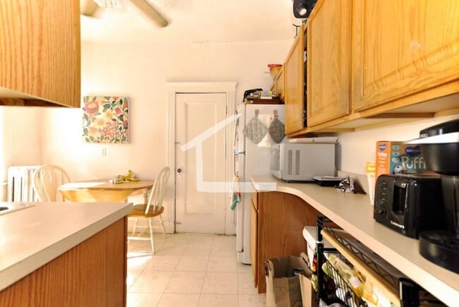 Building Photo - 2 Bed in Brighton for September 1st - NO BROKER FEE