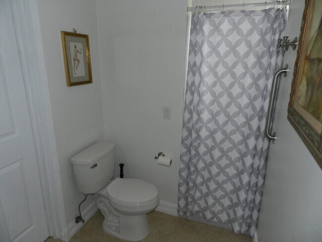 Shower - 9501 SW 69th Ct