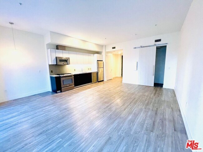 Building Photo - 1122 Gayley Ave