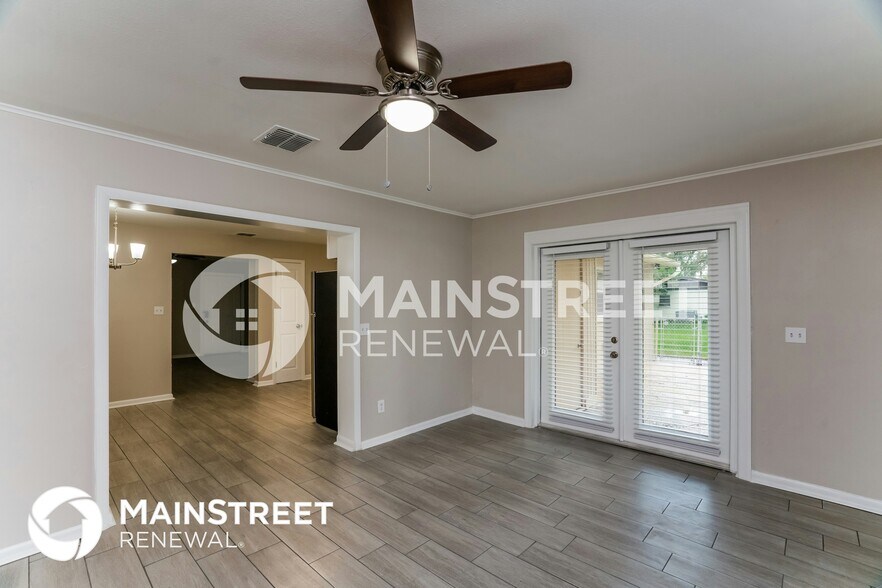 Building Photo - 1010 N Bracewell Dr