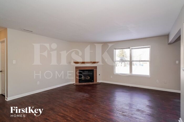 Building Photo - 12410 Deerview Dr