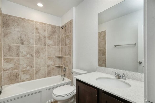Building Photo - 1007 Wolseley Cv