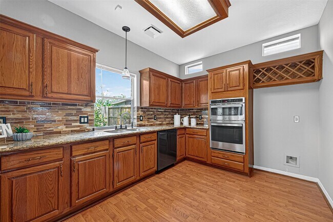 Building Photo - 2710 Double Lake Dr