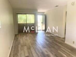 Building Photo - Second Floor 1 Bedroom at Palm Springs Villas