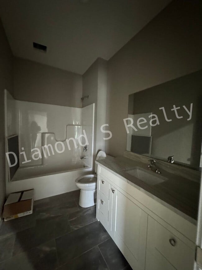 Building Photo - Gorgeous Two-Story Home Available Early July - 4 Bed/2.5 Bath