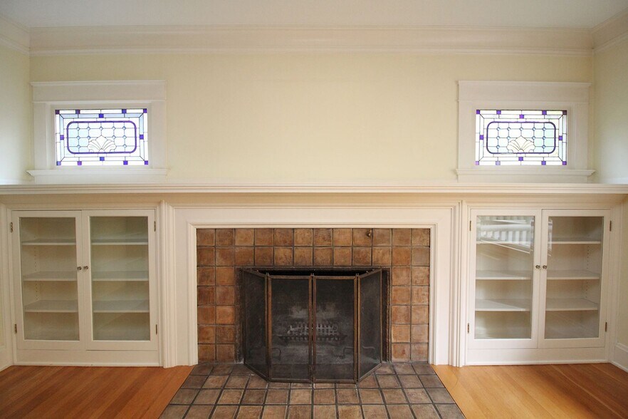 Building Photo - 816 NE Laurelhurst Pl