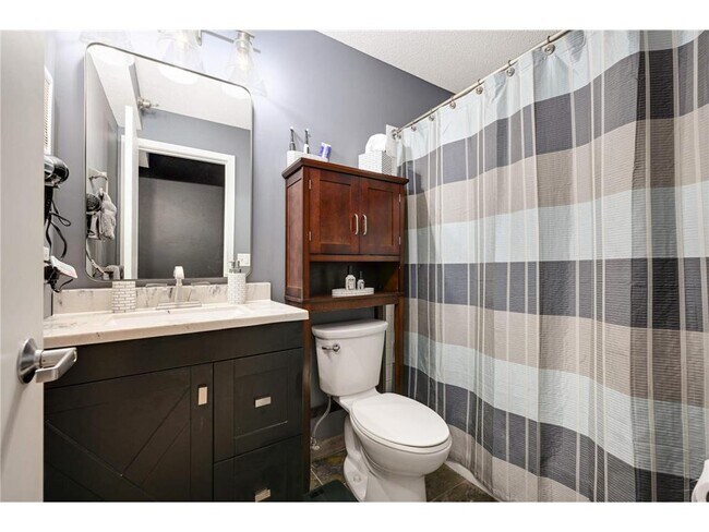 Building Photo - 48 Groveland Terrace
