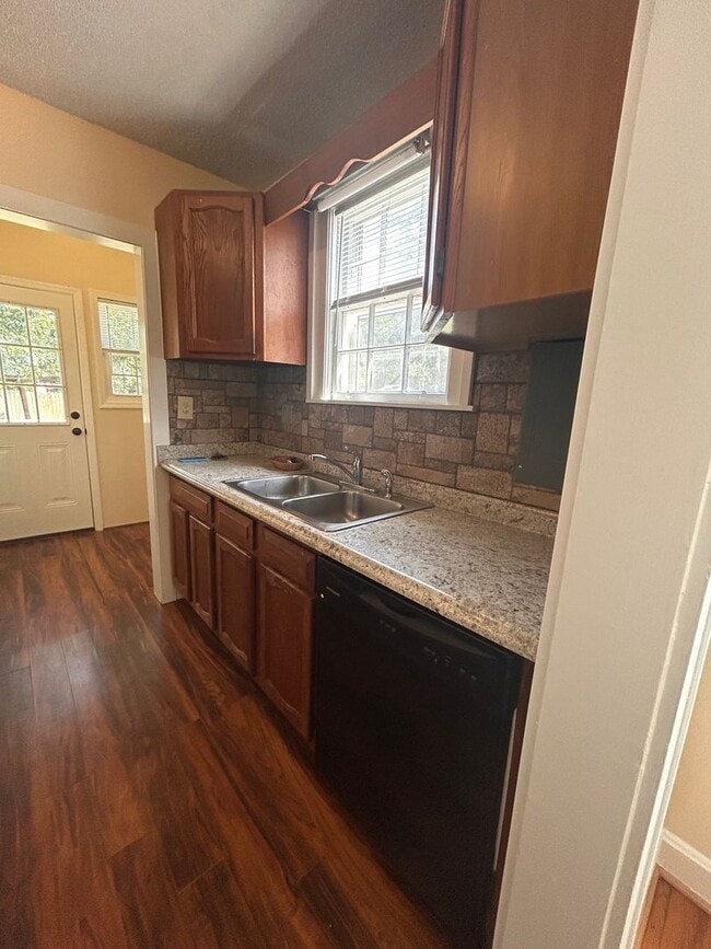 Building Photo - Charming 2 Bedroom Home in Hanahan's Highland Park neighborhood!
