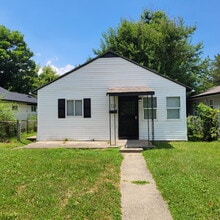 Building Photo - 3 Bedroom only a couple of blocks from popular Washington Park
