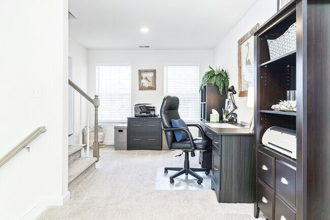 Building Photo - 221 Wilson Dr
