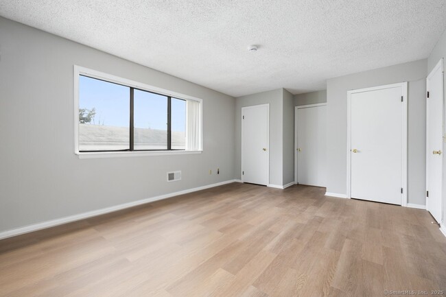 Building Photo - 422 Courtland Ave