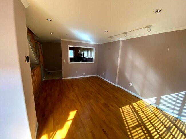 Building Photo - 624 Antioch Terrace