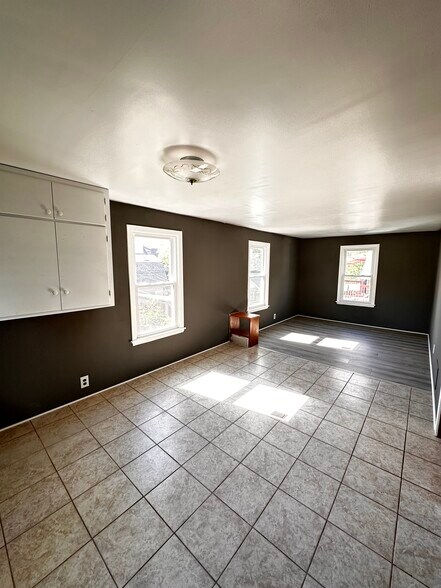 Building Photo - 3308 Stevens Ave