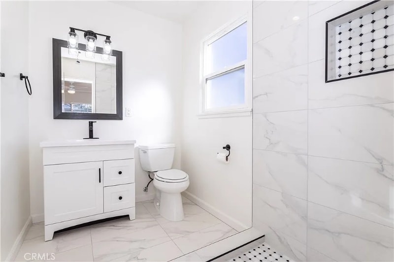 Building Photo - 7916 Limerick Ave