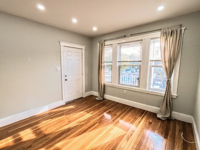 Building Photo - 3957 Washington St