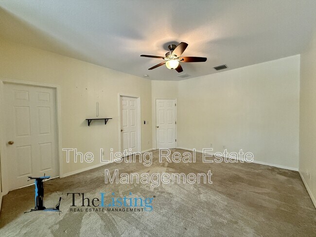 Building Photo - 4052 Alan Dr