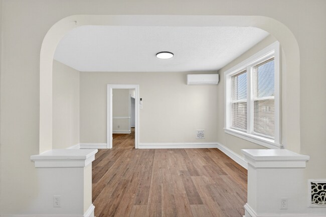 Building Photo - 5803 S Kings Highway Blvd