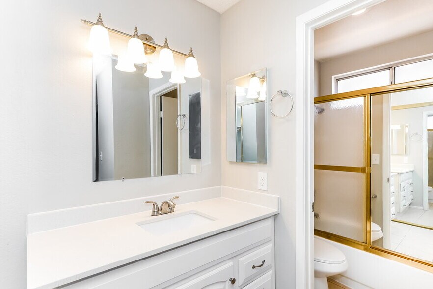 Building Photo - 8342 Huxley St