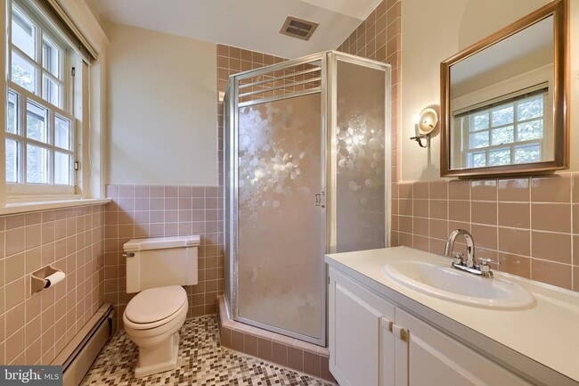 Building Photo - 226 E Caracas Ave