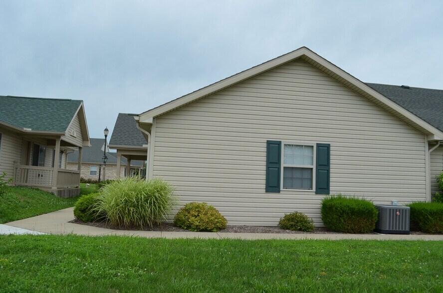 Building Photo - 804 Altamonte Dr