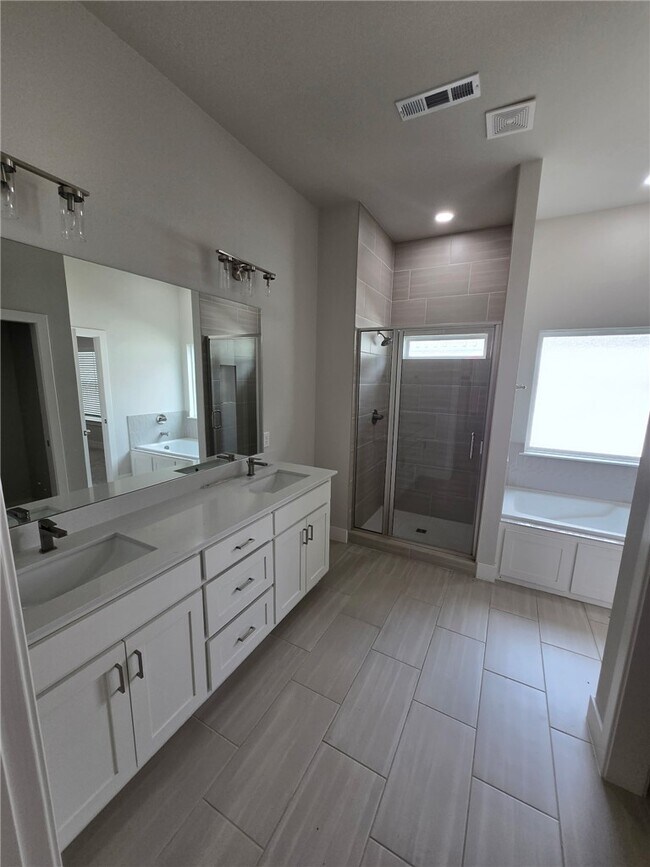 Building Photo - 6203 SW Luster Rd