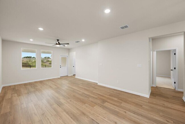 Building Photo - 254 Crater Lk Dr