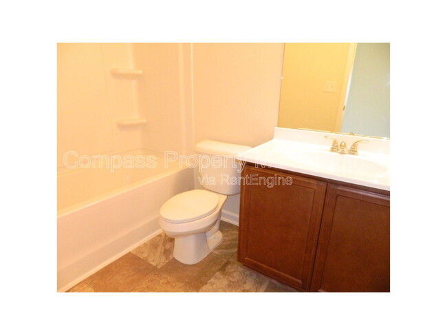 Building Photo - 2086 Belmont Cir NE