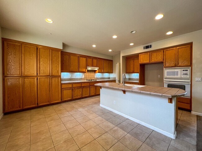 Building Photo - 151 San Marco Way