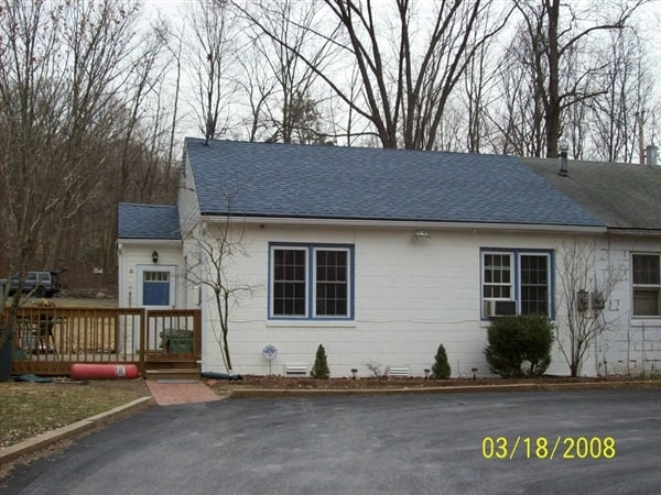 Building Photo - 8 Delano Grove