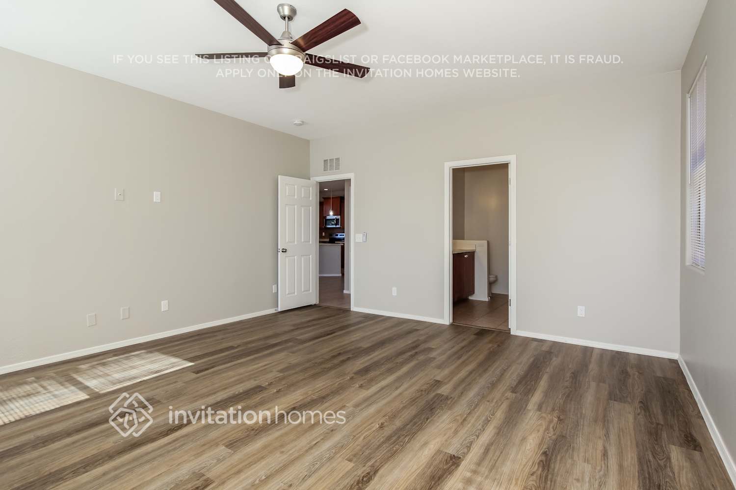 Building Photo - 11727 W Foothill Ct