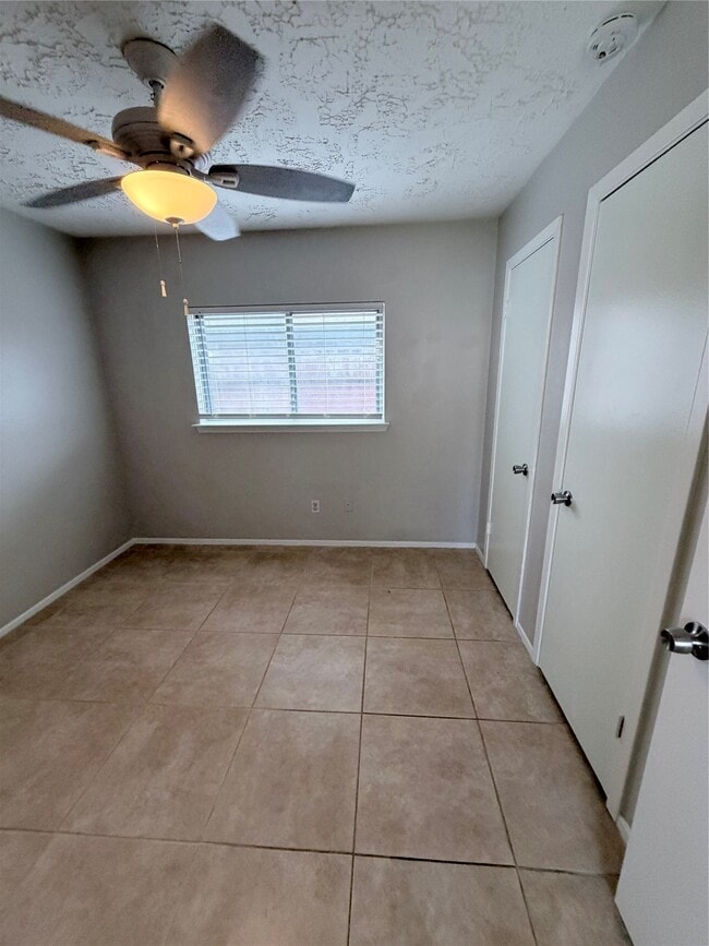 Building Photo - 8223 Lone Bridge Ln