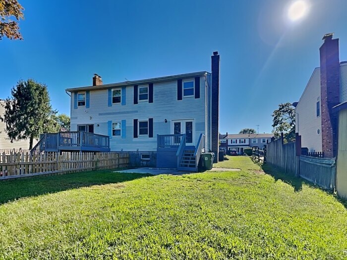 Building Photo - 657 Shore Dr