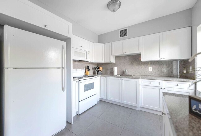 Building Photo - 437 NE 69th St