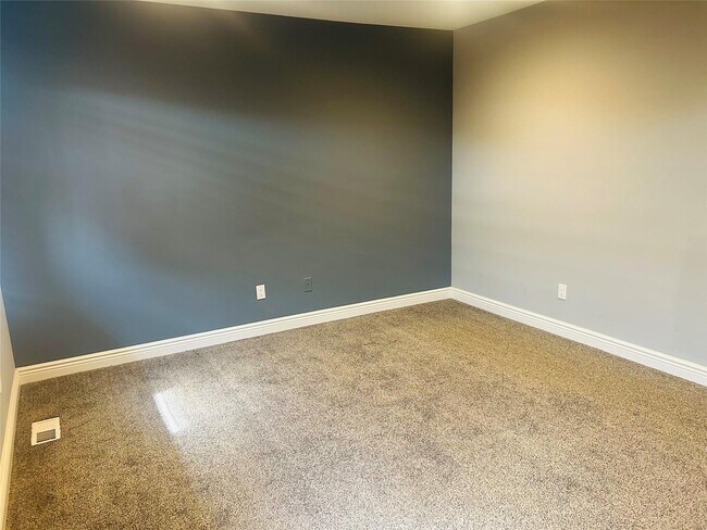 Building Photo - 113 Alicia Dr