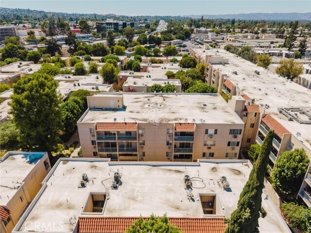Building Photo - 18307 Burbank Blvd