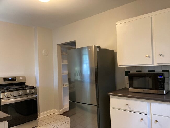 New stainless steel appliances - 2609 Medary Ave