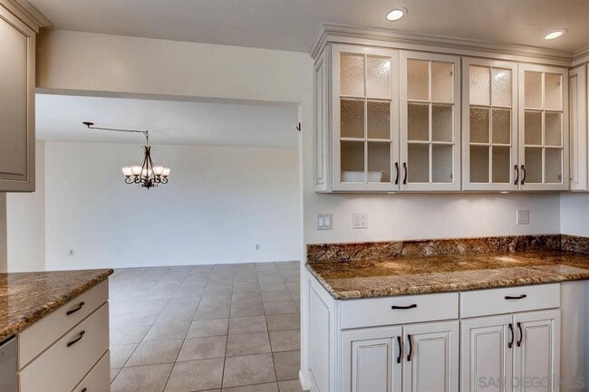 Building Photo - **** INCREDIBLE VIEWS 3 BED 2 BATH HOME! B...