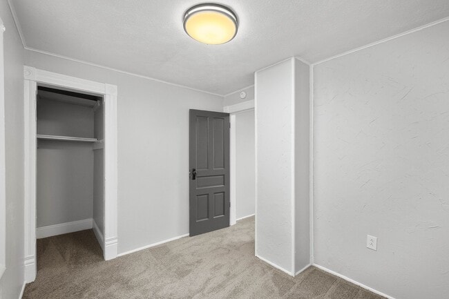 Building Photo - MOVE IN SPECIAL! 50% OFF 1ST MONTH RENT NO...